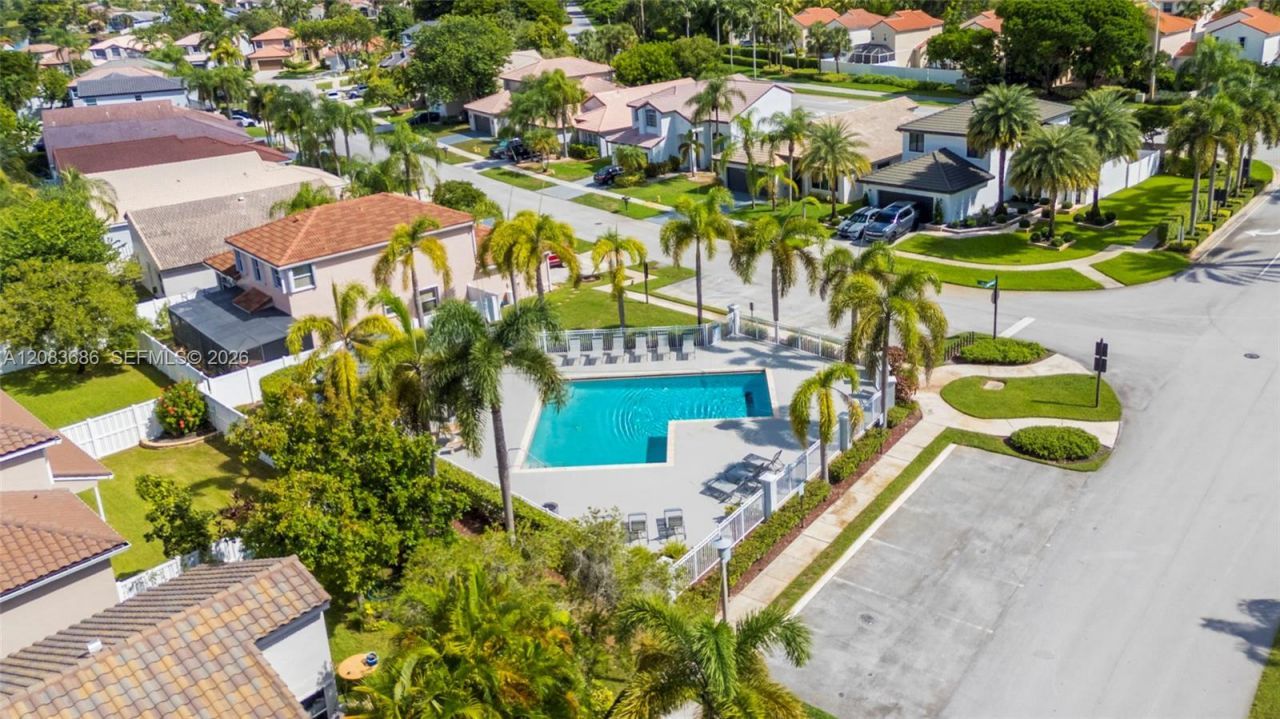 1387 SW 181st Ave, Pembroke Pines, FL 33029 Photo