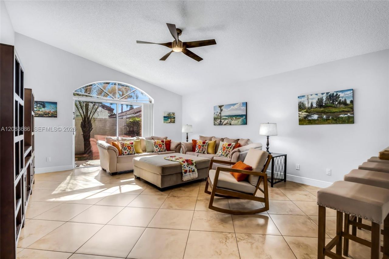 1387 SW 181st Ave, Pembroke Pines, FL 33029 Photo