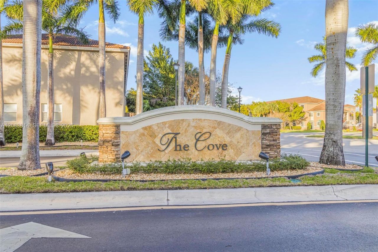 8962 SW 225th St, Unit #, Cutler Bay, FL 33190 Photo
