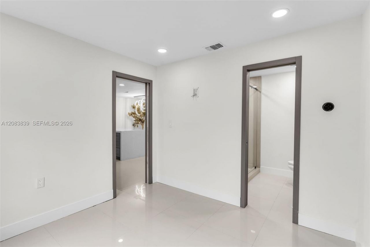 6552 NW 172nd Ln, Hialeah, FL 33015 Photo