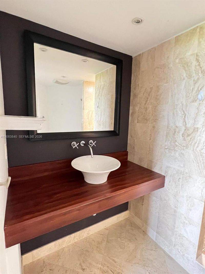 9715 Fontainebleau Blvd , Unit E308, Miami, FL 33172 Photo