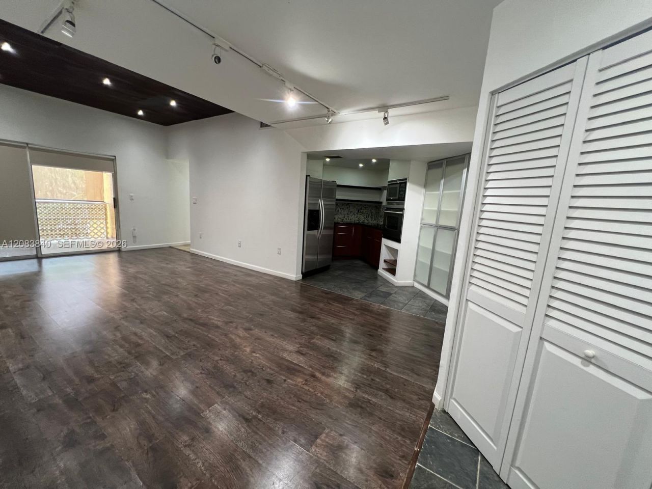 9715 Fontainebleau Blvd , Unit E308, Miami, FL 33172 Photo