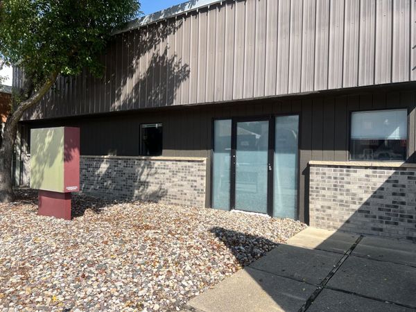 109 W Robins, Graettinger, IA 51342