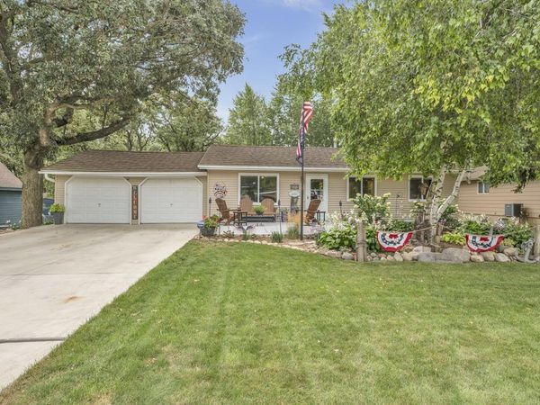 477 Rohr Street , Arnolds Park, IA 51331