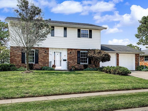 633 Sharon Drive, Fairborn, OH 45324
