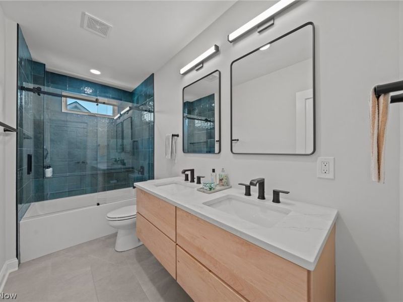 4604 Clinton Avenue, Cleveland, OH 44113 Photo 31