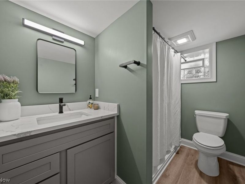 4604 Clinton Avenue, Cleveland, OH 44113 Photo 41