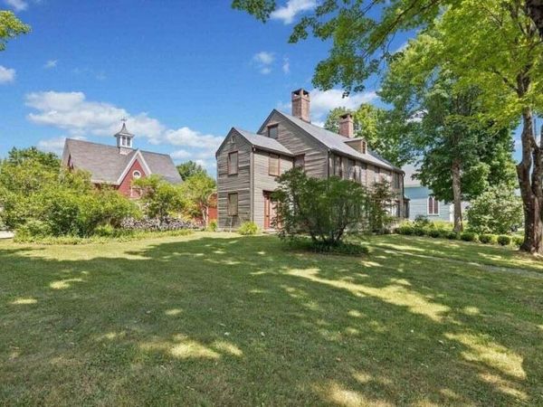 4 Hodge Street , Wiscasset, ME 04578