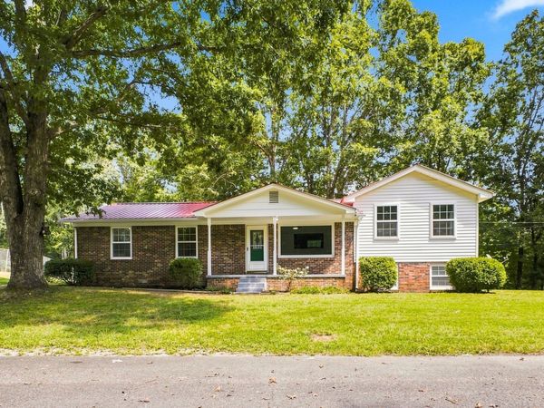 2935 White Oak Dr , Nunnelly, TN 37137