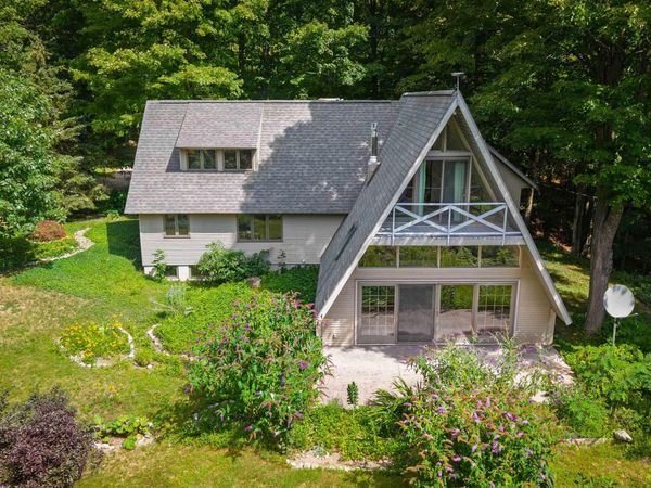 3618 Maple Valley Road S, Suttons Bay, MI 49682