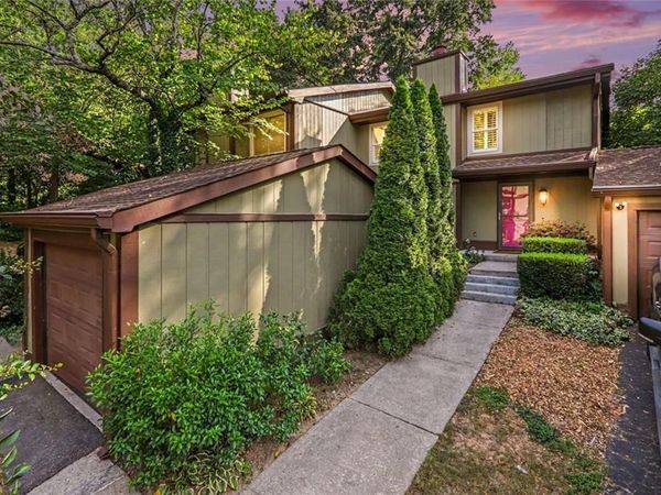 2752 Meadow Mere E, Atlanta, GA 30341