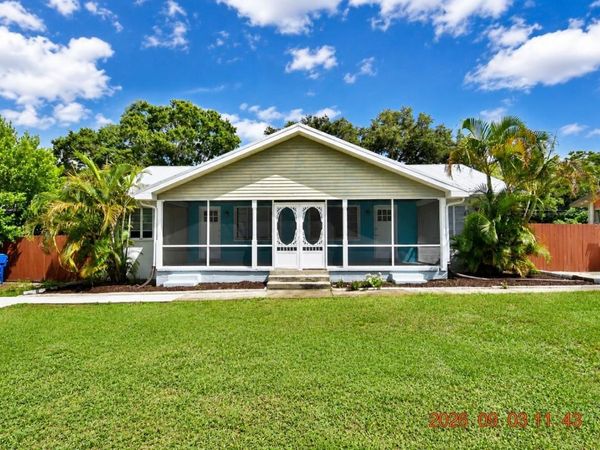 906 7TH AVENUE SW, Unit Right, LARGO, FL 33770