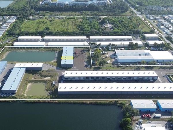 16245 Pine Ridge RD, Unit 307, FORT MYERS, FL 33908