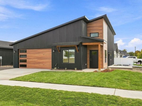 17422 E Maxwell Ave, Greenacres, WA 99016