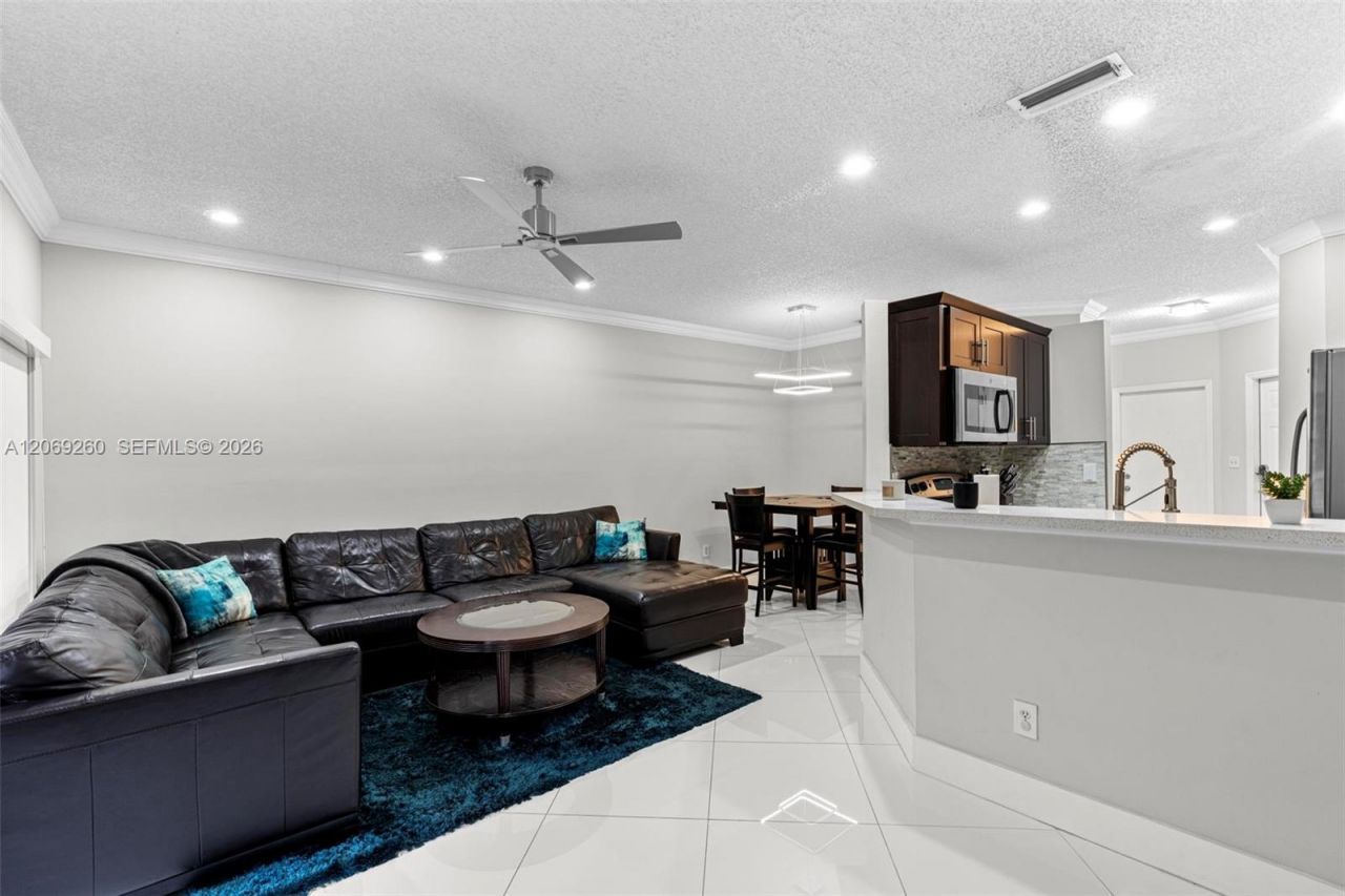 12110 SW 2nd St , Pembroke Pines, FL 33025 Photo