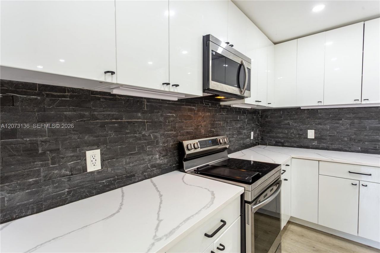 1725 NW 10th Ave , Fort Lauderdale, FL 33311 Photo