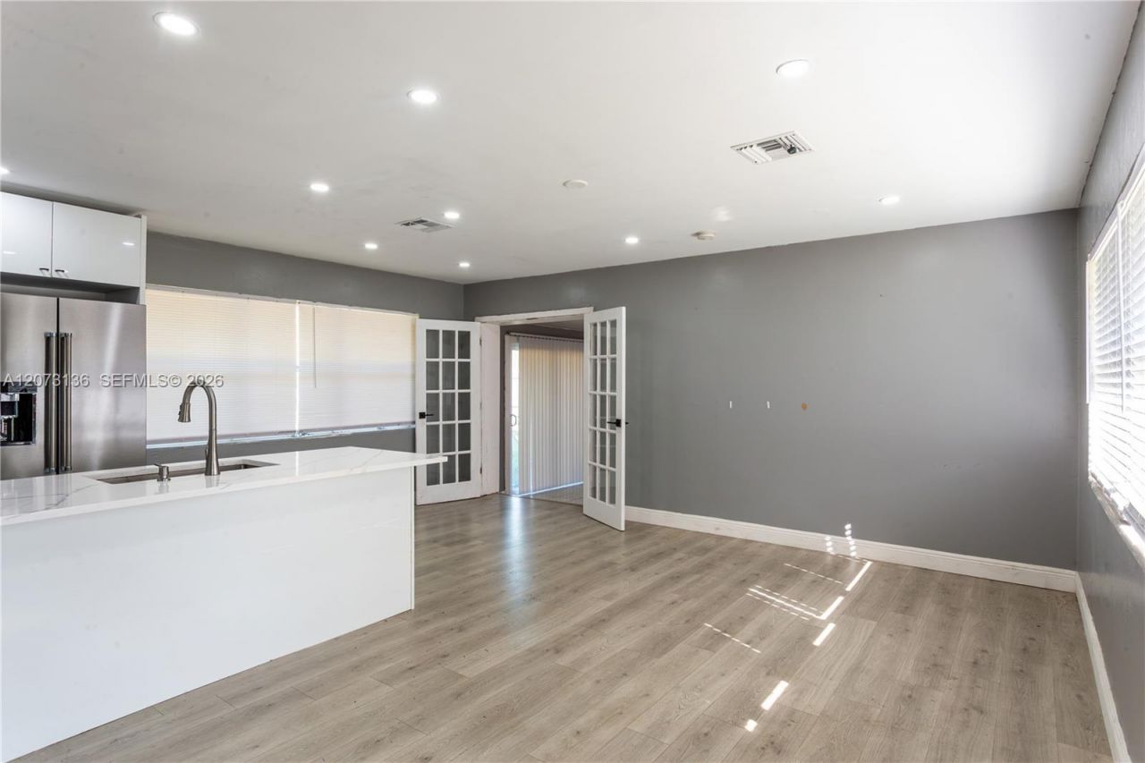 1725 NW 10th Ave , Fort Lauderdale, FL 33311 Photo