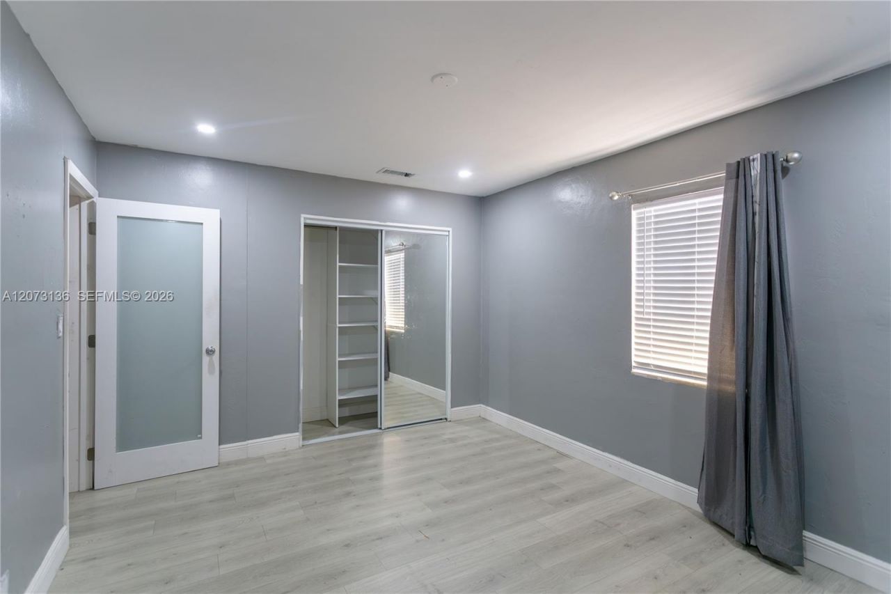 1725 NW 10th Ave , Fort Lauderdale, FL 33311 Photo