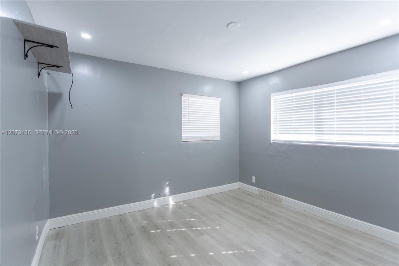 1725 NW 10th Ave , Fort Lauderdale, FL 33311 Photo