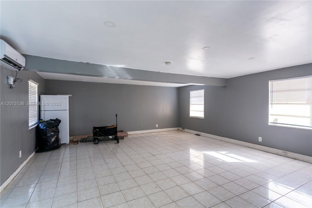 1725 NW 10th Ave , Fort Lauderdale, FL 33311 Photo