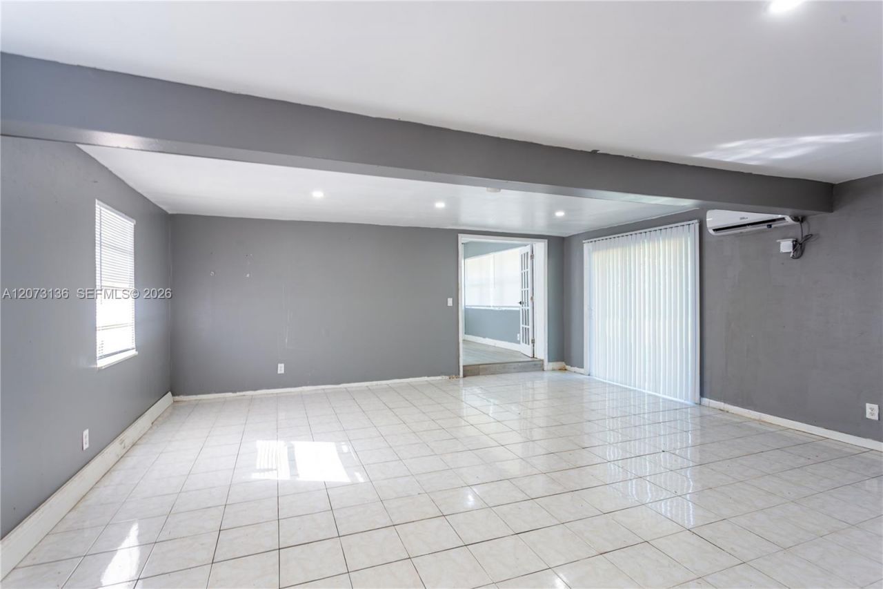 1725 NW 10th Ave , Fort Lauderdale, FL 33311 Photo