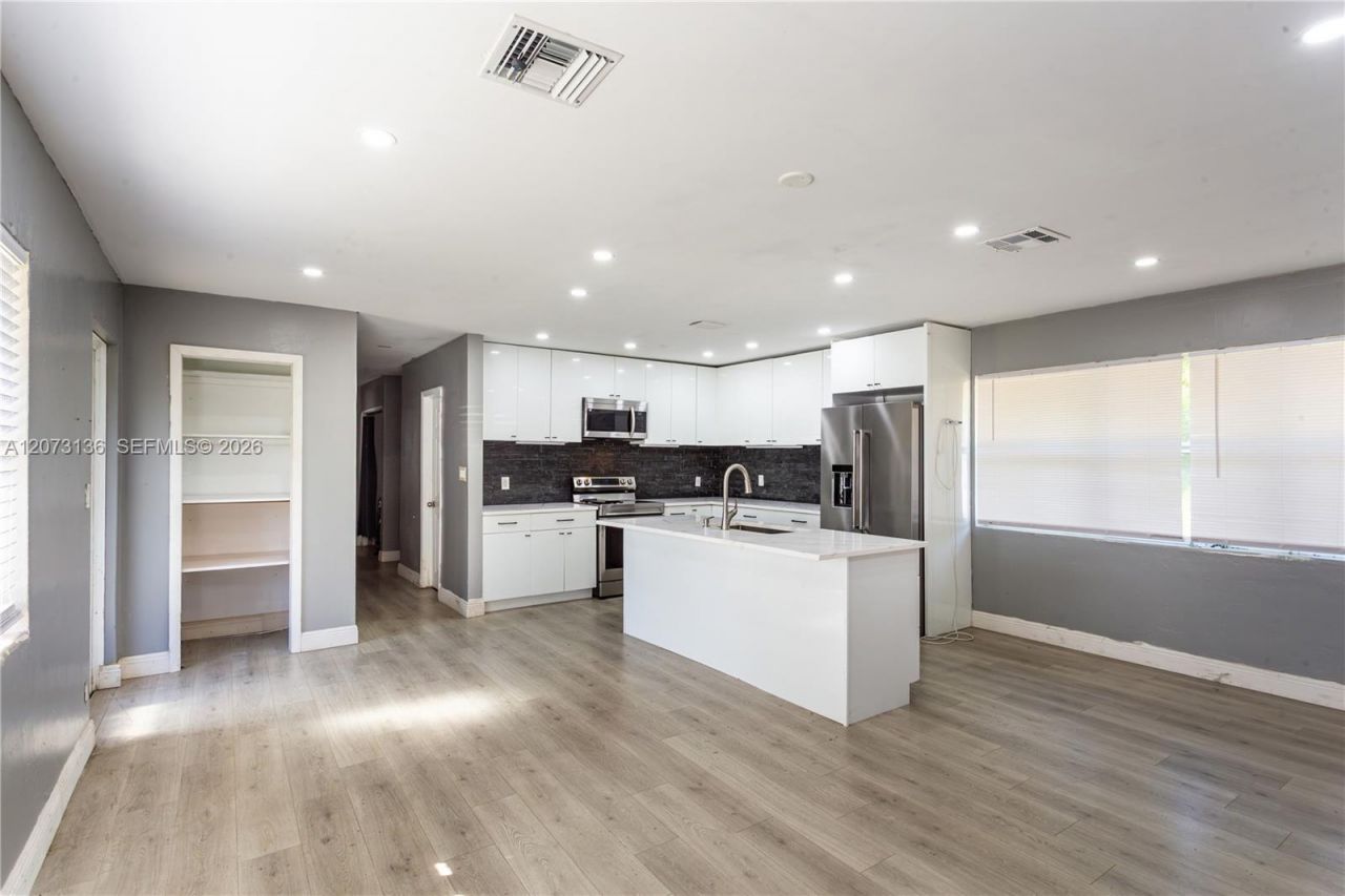 1725 NW 10th Ave , Fort Lauderdale, FL 33311 Photo
