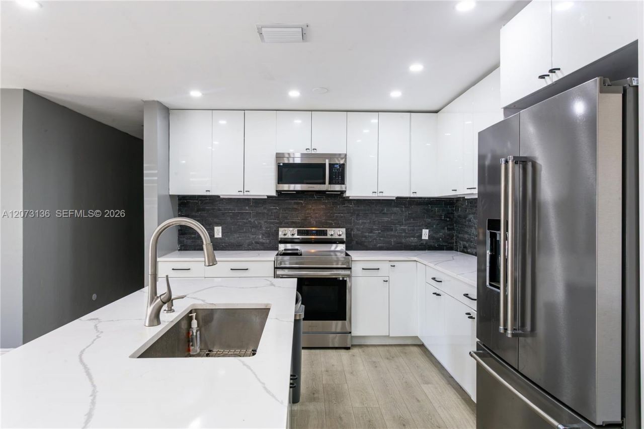 1725 NW 10th Ave , Fort Lauderdale, FL 33311 Photo