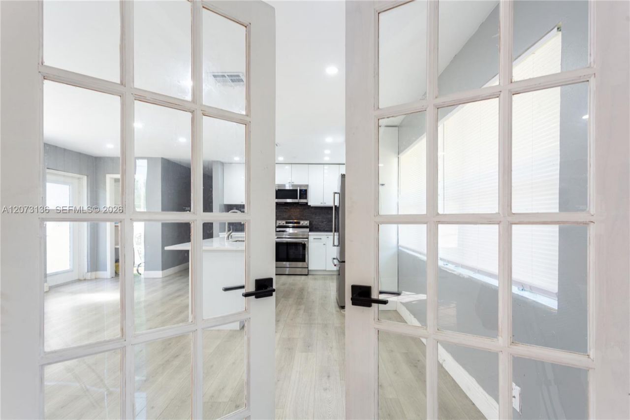1725 NW 10th Ave , Fort Lauderdale, FL 33311 Photo