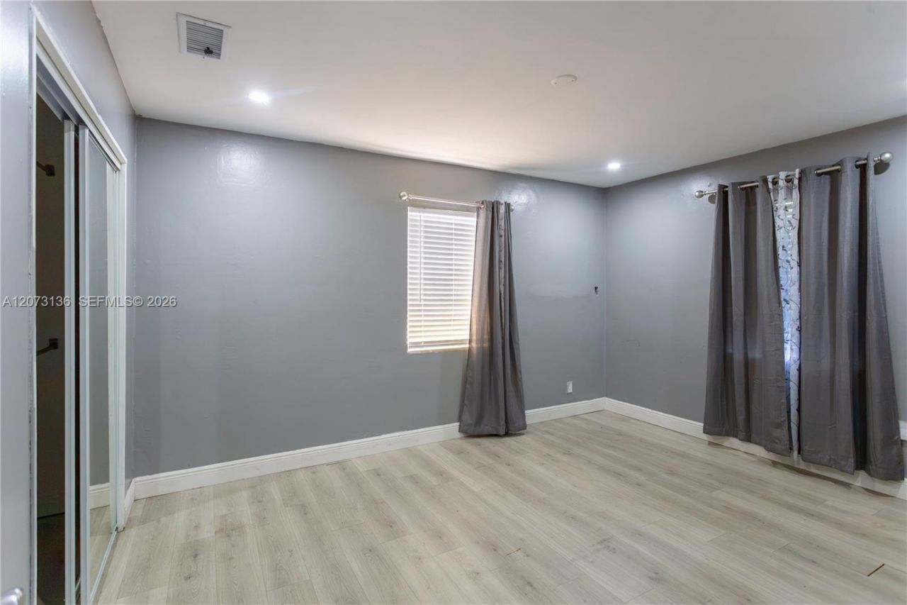 1725 NW 10th Ave , Fort Lauderdale, FL 33311 Photo