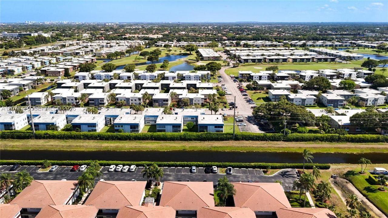 15451 Pembridge Dr, Unit 214, Delray Beach, FL 33484 Photo