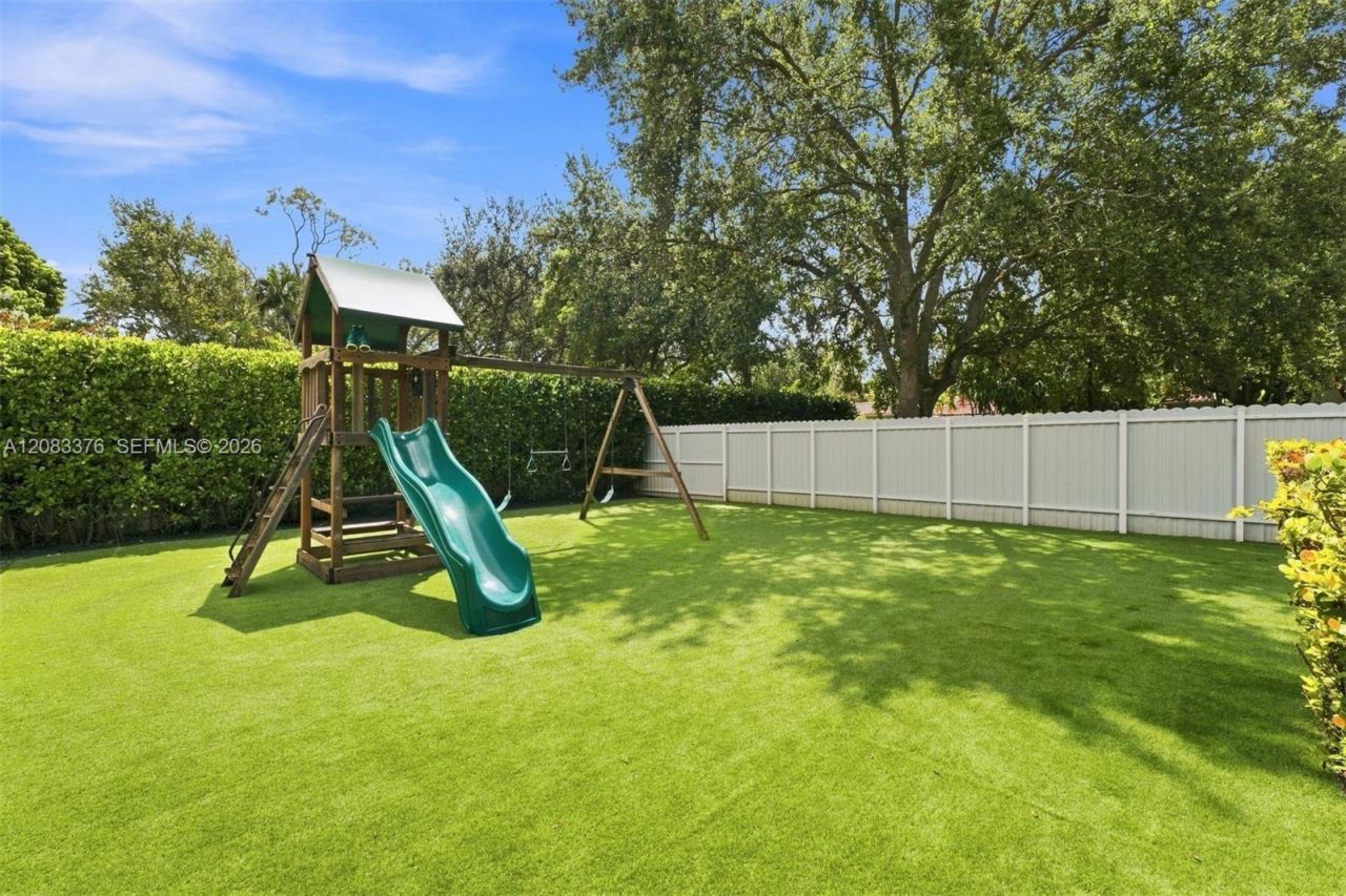 5763 SW 51st St , Miami, FL 33155 Photo