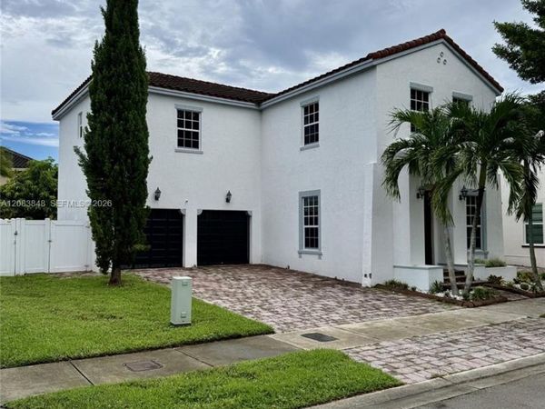 17081 SW 94th Way , Miami, FL 33196