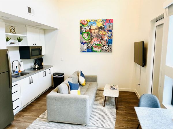 49 Navasota ST, Unit 201, Austin, TX 78702