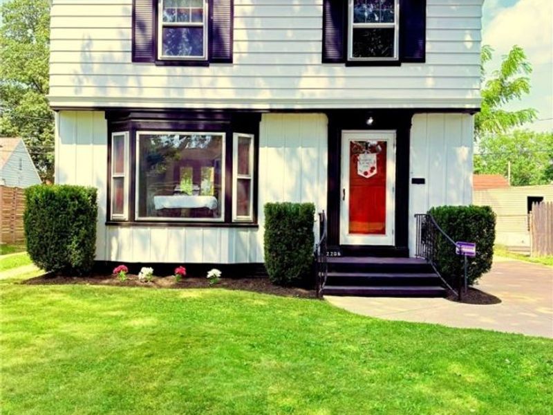 17706 Ponciana Avenue, Cleveland, OH 44135 Photo 1