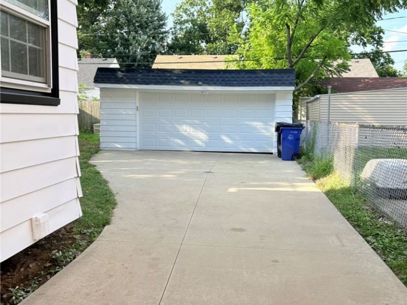 17706 Ponciana Avenue, Cleveland, OH 44135 Photo 34