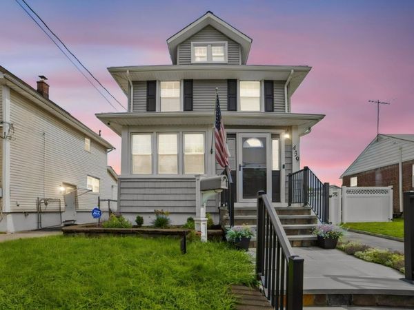 439 Lake Ave, Lyndhurst, NJ 07071