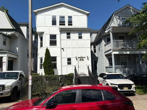 239 S Clinton St, Unit 1, East Orange, NJ 07018