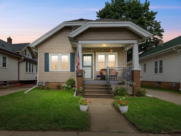 929 Monroe AVENUE, Racine, WI 53405