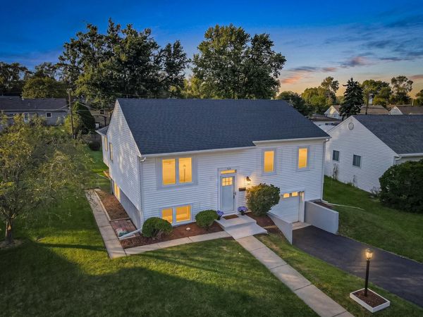 424 Mark Avenue, Glendale Heights, IL 60139