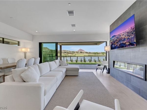 66 Lakefront Drive, Henderson, NV 89011