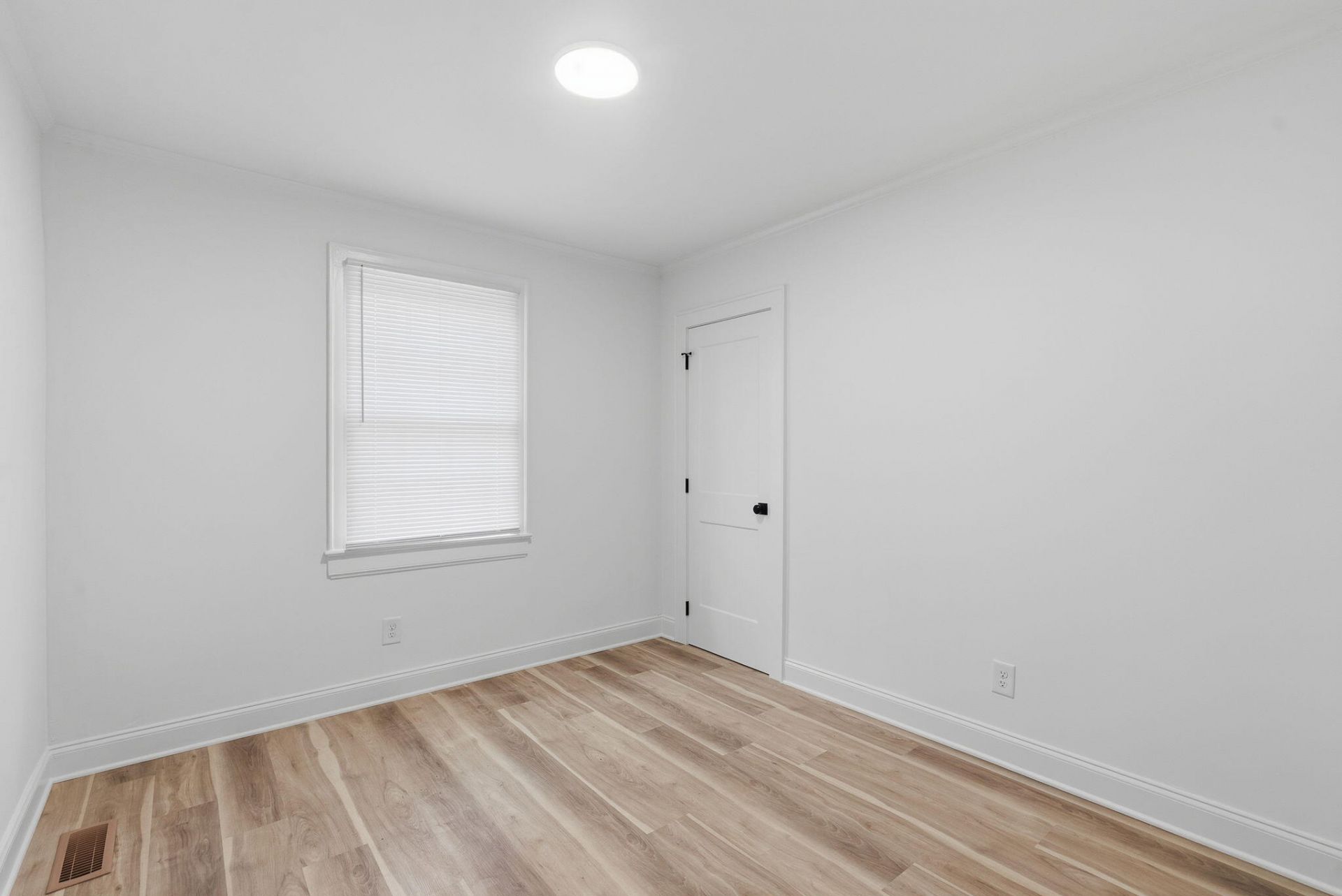 2129 Thornlee Drive Photo 14