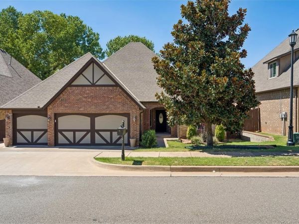 3325 Cheyenne Villa Circle, Edmond, OK 73013