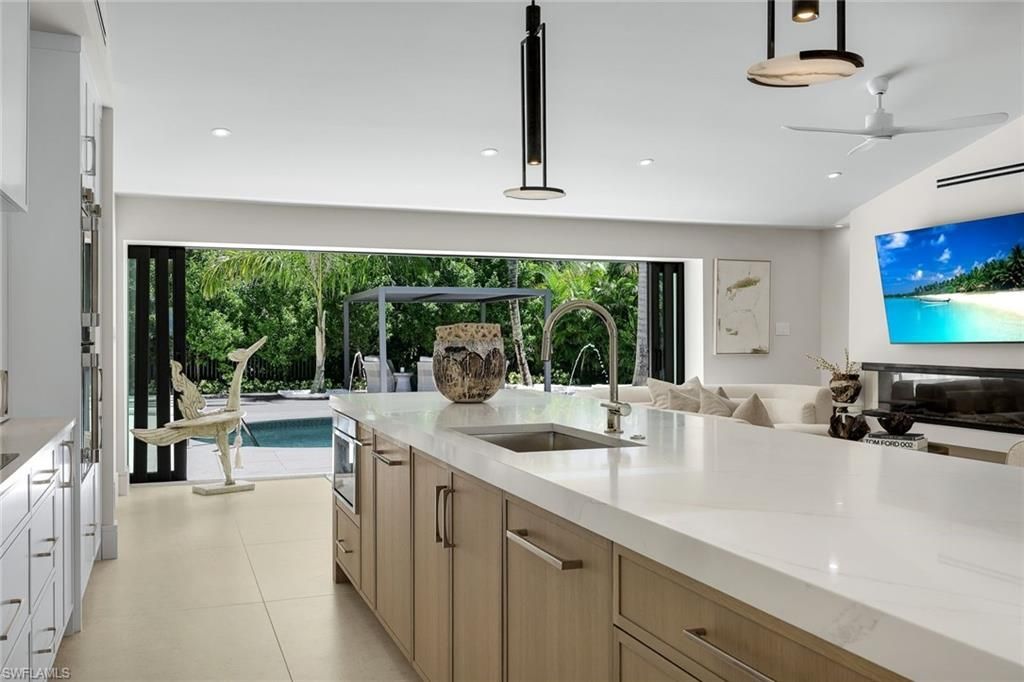 1095 Sandpiper St , Naples, FL 34102 Photo