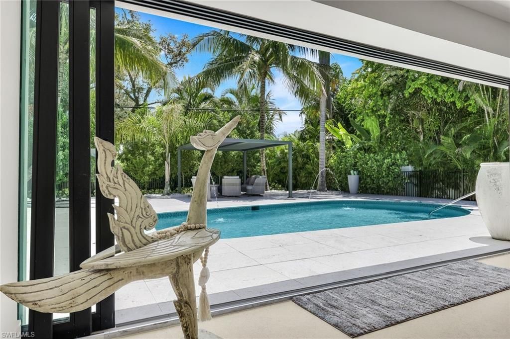 1095 Sandpiper St , Naples, FL 34102 Photo