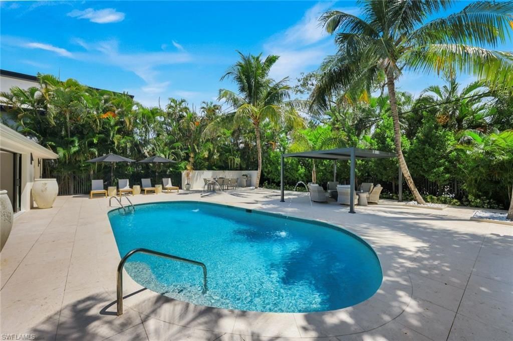 1095 Sandpiper St , Naples, FL 34102 Photo