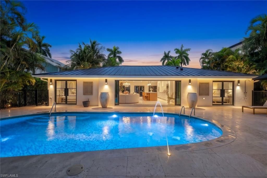 1095 Sandpiper St , Naples, FL 34102 Photo