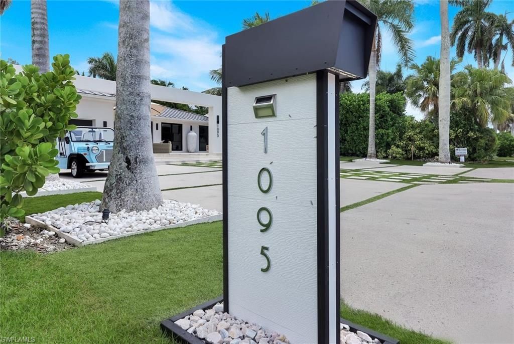 1095 Sandpiper St , Naples, FL 34102 Photo