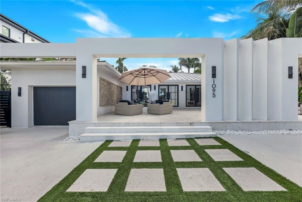 1095 Sandpiper St , Naples, FL 34102 Photo
