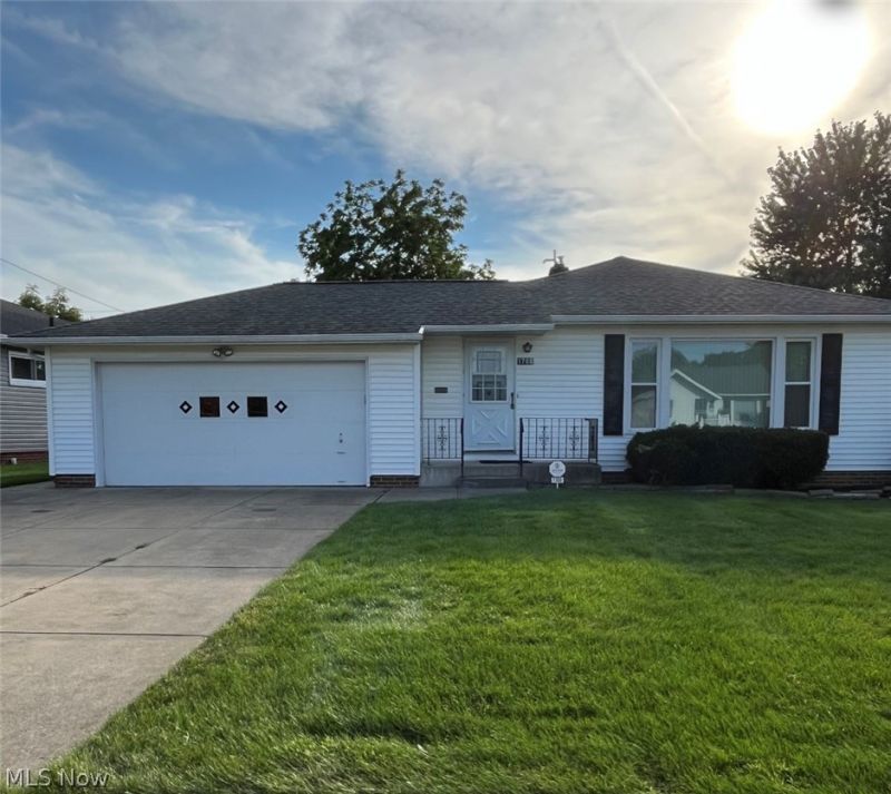 1708 Roselawn Road, Mayfield Heights, OH 44124