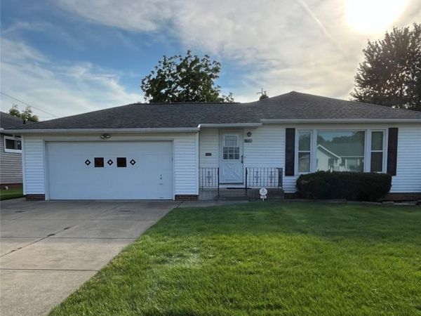 1708 Roselawn Road, Mayfield Heights, OH 44124